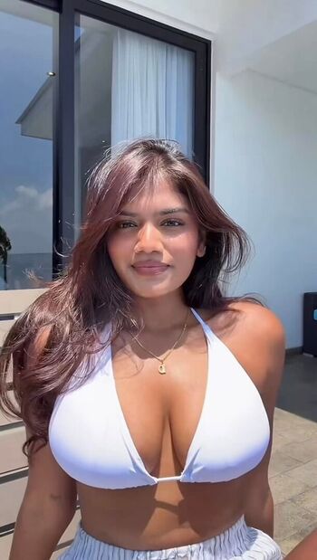 Full leaked Divya sashendran private onlyfans photo