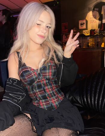 Full leaked Dollblush private onlyfans photo