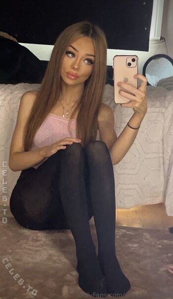 Full leaked Dollyannaxo private onlyfans photo