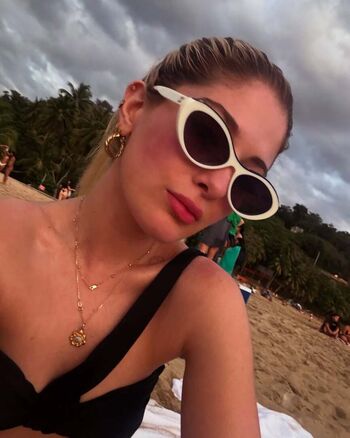Full leaked Donya dadrasan page private onlyfans photo