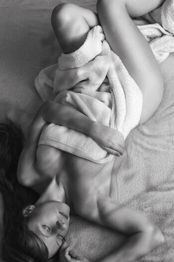 Full leaked Doris sensual private onlyfans photo