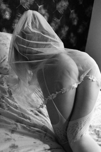 Full leaked Doris sensual private onlyfans photo