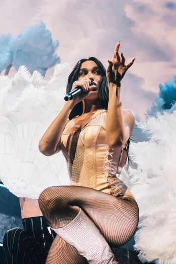 Full leaked Dua lipa  page private onlyfans photo