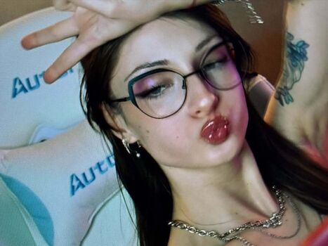 Full leaked Duckiedoll private onlyfans photo