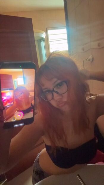 Full leaked Dumsillygirl private onlyfans photo