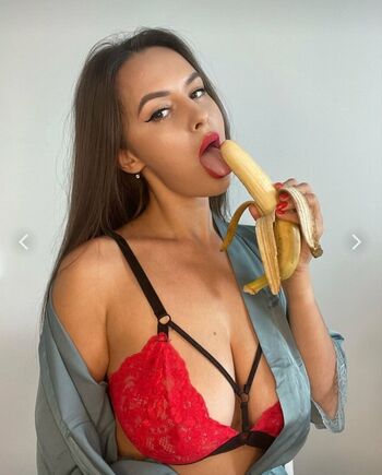 Full leaked Eeemilyyy private onlyfans photo
