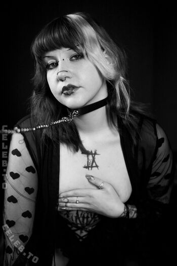 Full leaked Eineaus private onlyfans photo