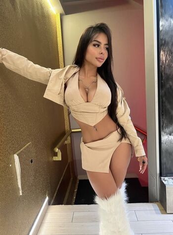 Full leaked Elajamaica private onlyfans photo