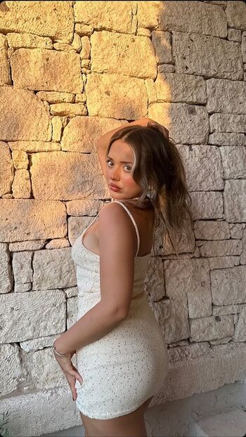 Full leaked Elanur private onlyfans photo