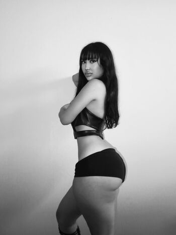Full leaked Elara private onlyfans photo