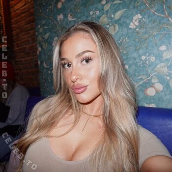 Full leaked Elianabajrami private onlyfans photo