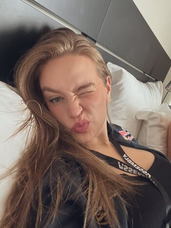 Full leaked Elinajasmin private onlyfans photo