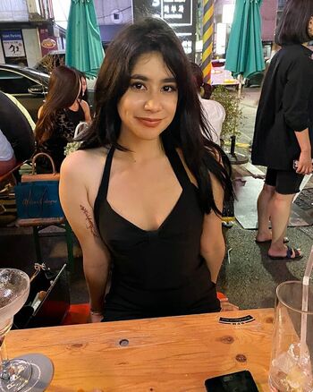 Full leaked Elise asmr elise tran elise s garden private onlyfans photo
