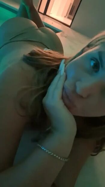 Full leaked Elizabeth m page private onlyfans photo