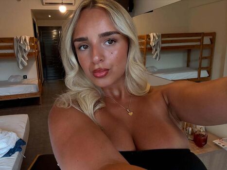 Full leaked Ella gore private onlyfans photo