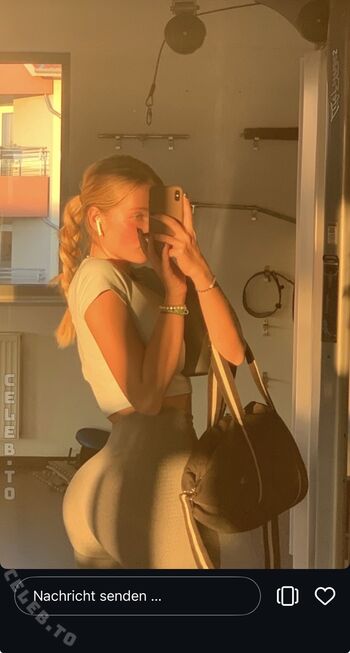 Full leaked Ella kania private onlyfans photo