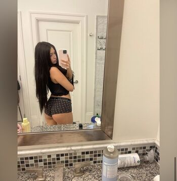 Full leaked Ellaharperr private onlyfans photo