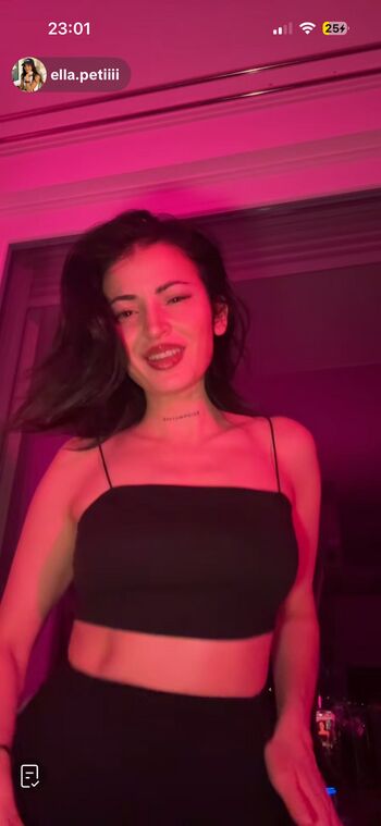 Full leaked Ellapetiii private onlyfans photo