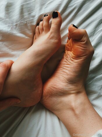 Full leaked Ellbat private onlyfans photo