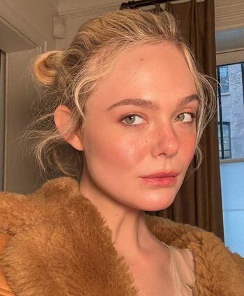 Full leaked Elle fanning page private onlyfans photo