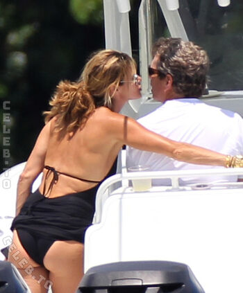 Full leaked Elle macpherson private onlyfans photo