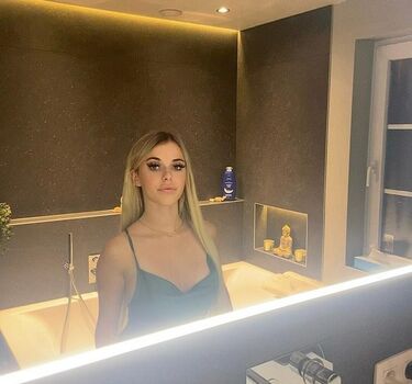 Full leaked Ellenofficial private onlyfans photo