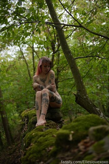 Full leaked Elleslove private onlyfans photo