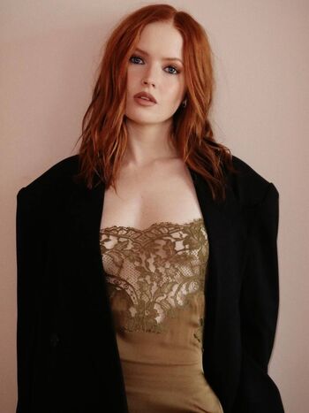 Ellie Bamber