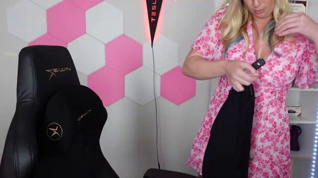 Full leaked Ellie in space private onlyfans photo