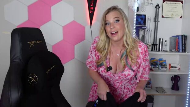 Full leaked Ellie in space private onlyfans photo