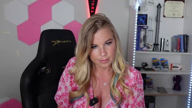 Full leaked Ellie in space private onlyfans photo