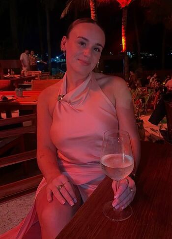 Full leaked Ellie leach private onlyfans photo