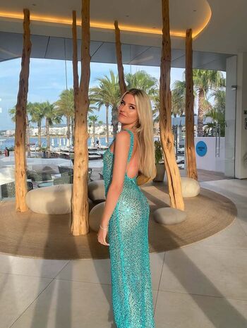 Full leaked Ellie middleton private onlyfans photo