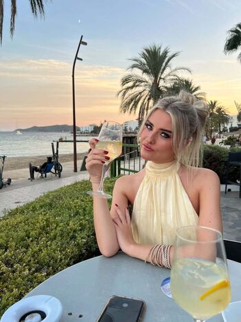 Full leaked Ellie middleton private onlyfans photo