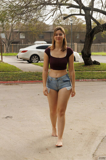 Full leaked Ellie nova page private onlyfans photo