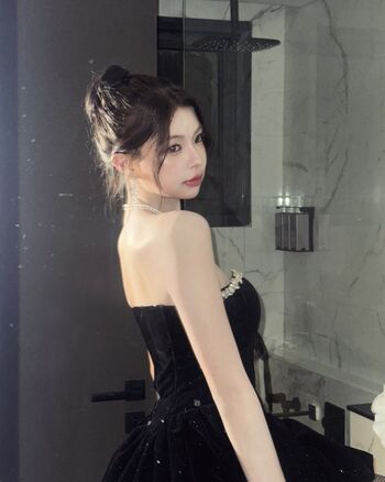 Full leaked Elyn leong private onlyfans photo