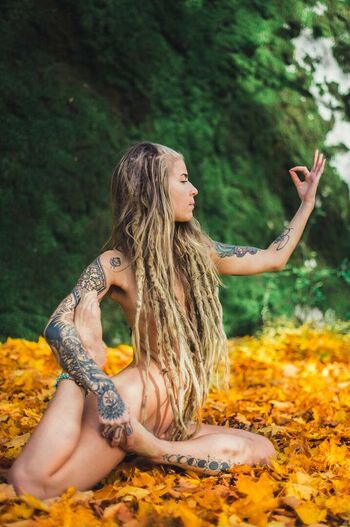 Full leaked Emblo private onlyfans photo