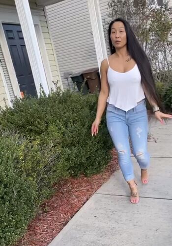 Full leaked Emelh private onlyfans photo