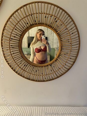 Full leaked Emely davis private onlyfans photo
