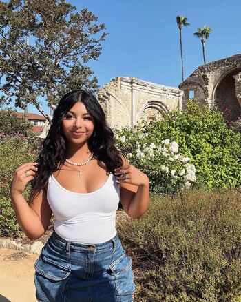 Full leaked Emi demi private onlyfans photo