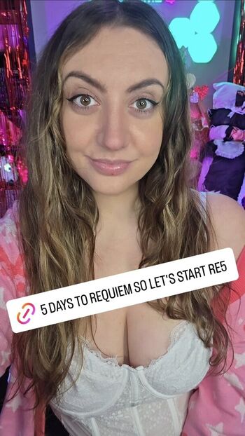 Full leaked Emidivergent private onlyfans photo