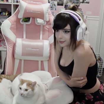 Full leaked Emiki private onlyfans photo