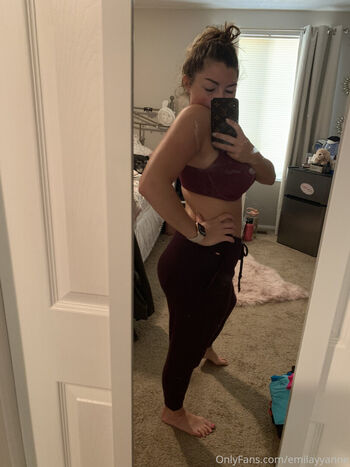 Full leaked Emilayyy babayy private onlyfans photo