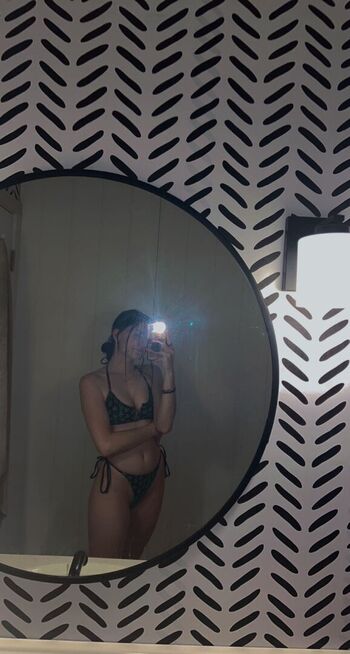 Full leaked Emileesilvey private onlyfans photo