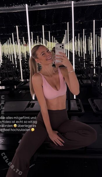 Full leaked Emilia bte page private onlyfans photo