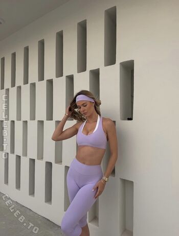 Full leaked Emilia bte private onlyfans photo