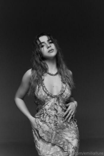 Full leaked Emiliallure private onlyfans photo