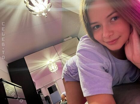 Full leaked Emiliy dreams private onlyfans photo