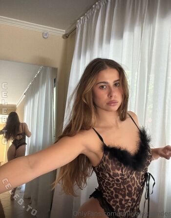 Full leaked Emily alexander page private onlyfans photo