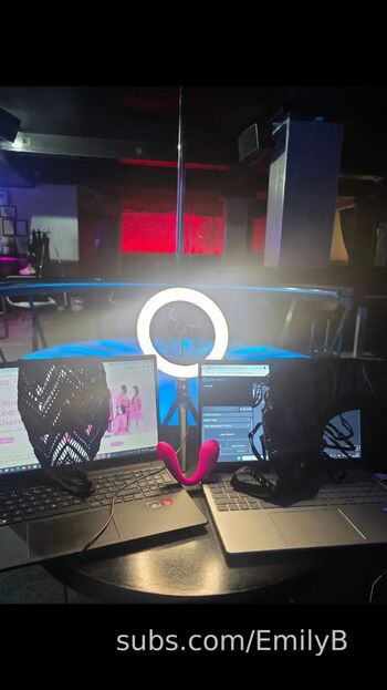 Full leaked Emily banfield private onlyfans photo